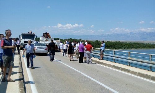 Kulminacija sukoba investitora i vlasti: Kamionima blokirali Virski most, uhićen načelnik Kapović