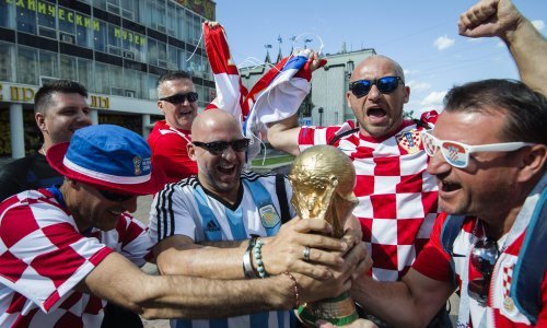 Pogledajte kakva navijačka groznica je zavladala u Nižnji Novgorodu uoči ključne utakmice