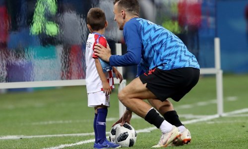 Euforija se nije stišala, a onda je na teren stigao Perišić sa sinom...