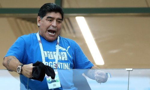 Šokirala ga utakmica: Legendarnom Maradoni pozlilo pa je završio u bolnici