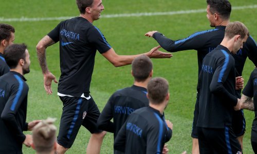 Kakva spačka Mandžukića; Lovren ga natjeravao po terenu