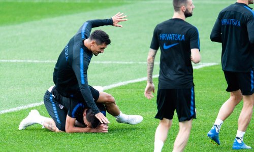 Dejan Lovren nije izdržao te je brutalno spustio Mariju Mandžukiću