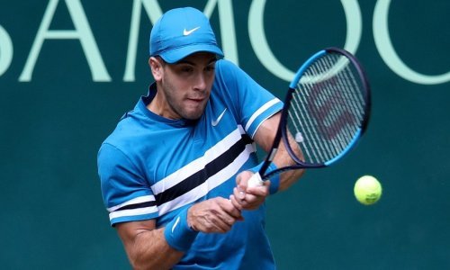 Borna Ćorić izgubio prvi set i razbio reket, a onda 'okrenuo' i s terena pomeo nestabilnog Nicka Kyrgiosa