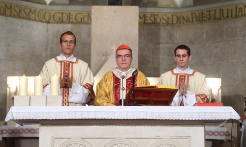 Bozanić: Ljubav se u kršćanstvu iskazuje i ostajanjem uz Domovinu