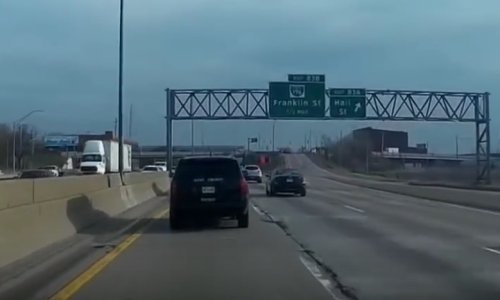 Vozio se presporo po lijevoj traci autoceste, pa se neugodno iznenadio