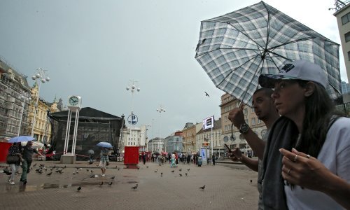 Kiša uz grmljavinske pljuskove, poslijepodne razvedravanje