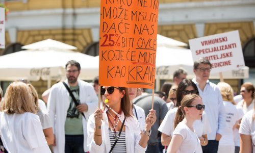 Prosvjed liječnika obiteljske medicine u Rijeci: Školujemo mlade doktore za Irsku