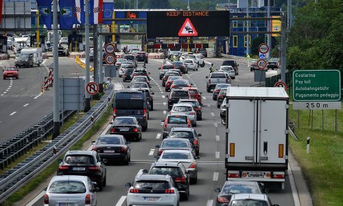 Ogromne gužve zbog smjene turista, na Lučkom kolona od 13 kilometara