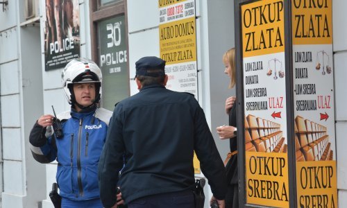 Oružana pljačka u Rijeci, uz prijetnju pištoljem otuđio zlatninu i novac