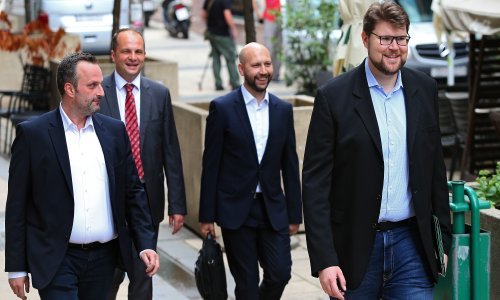 Dan D za pobunjene SDP-ovce: sjednica pomaknuta, upitan kvorum?