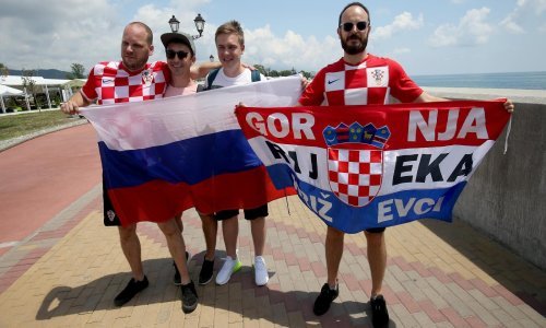 Hrvatski se navijači na plažama Sočija zagrijavaju za večerašnju utakmicu s Rusima