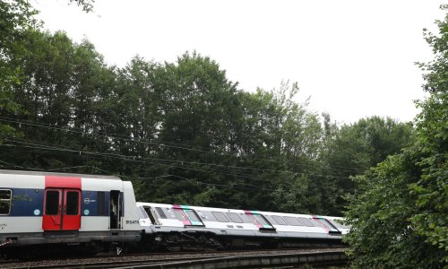 Vlak iskočio iz tračnica, deset mrtvih i 73 ranjenih