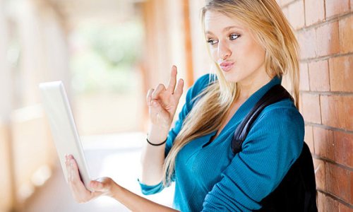 Hakeri nas špijuniraju kroz web kamere