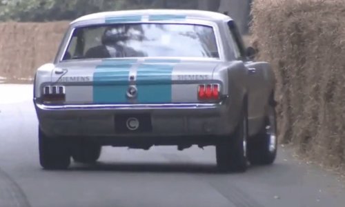 Siemensov samovozeći Ford Mustang se samoodvezao u zid