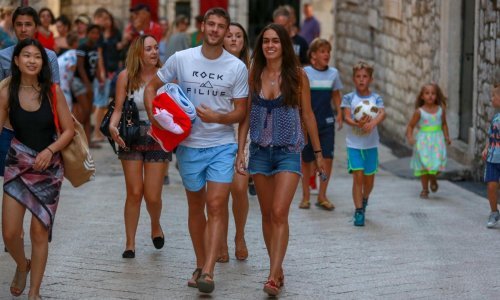 Napokon otkriveno tko je misteriozna brineta koju ljubi Andrej Kramarić