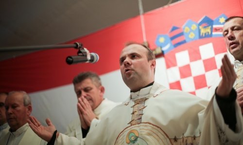 Vinkovački liječnici: Don Stojićeva lupetanja su uvreda za našu bolnicu