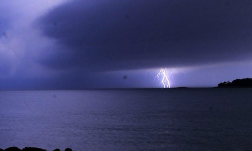 Oprez! Slijede olujna nevremena, obilni pljuskovi i tuče, osobito na Jadranu