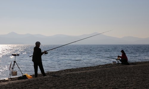 Zaštita života u moru: Dubrovnik i Vela Luka zabranjuju pecanje na plažama