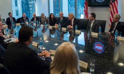 Što mislite, gdje je završio novac od poreznih rezova u SAD-u? U džepovima Trumpovih bogatih kolega