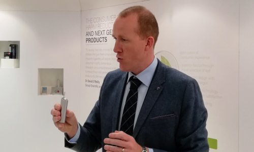 Duhanski proizvodi koji griju, a ne sagorijevaju duhan smanjuju izloženost pušača štetnim tvarima