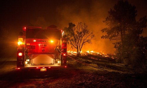Čak 900 kuća i 300 zgrada sravnjeno sa zemljom u jednom od najgorih požara u povijesti Kalifornije