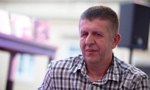 Opsesija nedovršenim ratom u novim romanima Josipa Mlakića