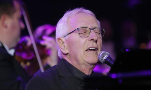 Godina bez Olivera: Supruga Vesna 'najradije bi se zavukla u mišju rupu', ali smogla je snage za intimno druženje na Korčuli