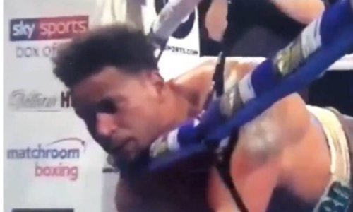 Boksaču glava ostala visjeti na konopcima nakon zastrašujućeg nokauta