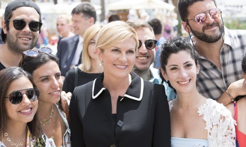 Nakon komemoracije Oliveru, predsjednica prošetala Rivom i fotografirala se s turistima