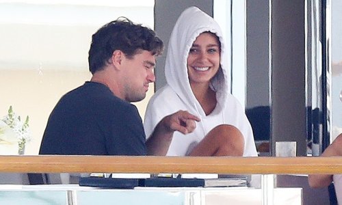 Najpoznatiji holivudski neženja i dalje uživa s 21-godišnjom manekenkom