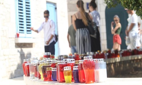 Građani Vele Luke opraštaju se od Olivera Dragojevića