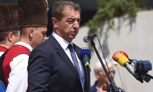 Milinović s pet autobusa stiže pred HDZ: Dolazimo od vrha stranke i  Plenkovića čuti što se to događa