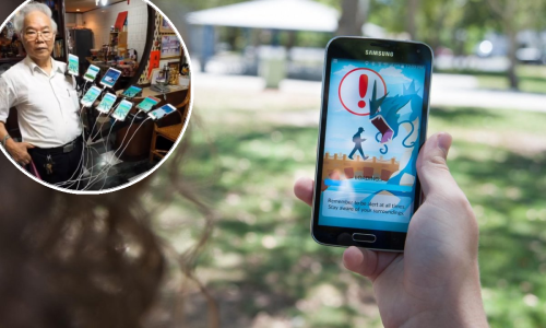 Ovaj djed je strastveni igrač Pokemona – igra na 11 uređaja odjednom