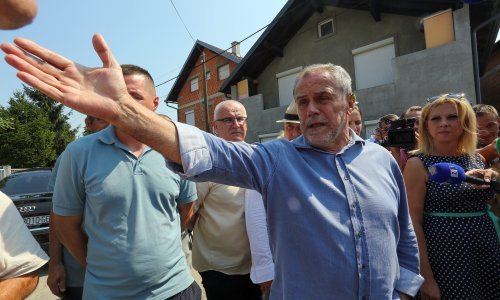 Bandić u Kozari boku bjesnio pred novinarima i odbio reći gdje je smeće