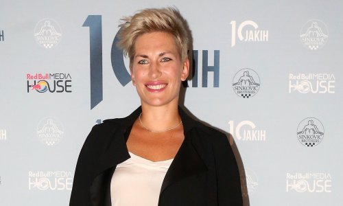 Uživa punim plućima: Nika Fleiss u toplesu odmara na jadranskoj obali