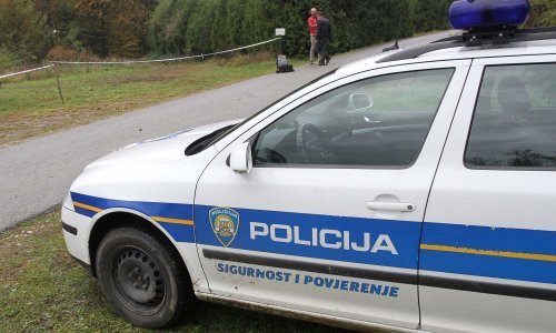 Policija u akciji: Pijan vozio bez zadnje gume na automobilu