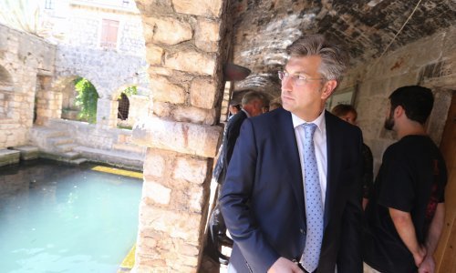 Plenković se čuo s Kujundžićem zbog smrti u Zaprešiću i Jastrebarskom, čeka nalaz inspekcije