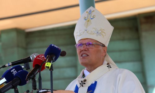 Nadbiskup Hranić: Svaka je žena velika kada poštuje svoje dostojanstvo, ženstvenost i predbračno djevičanstvo