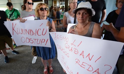 'Zar smo mi bube koje na cesti ostaju pet sati mrtve? Sramotno, ministre, makni se'