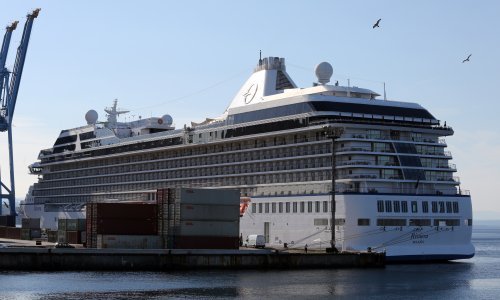 Grdosija od 237 metara uplovila u luku Rijeka