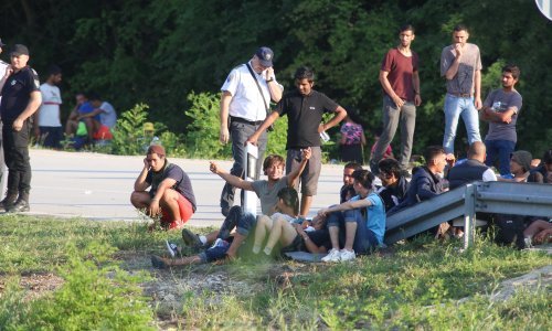 Većina od 4000 migranata u BiH nalazi se uz hrvatsku granicu