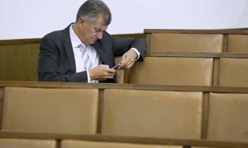 Kujundžiću se opasno trese fotelja: Oporba spremna na opoziv, a i  neki koalicijski partneri više ga ne brane