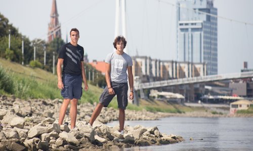 Osječki blizanci Lončarić nerazdvojni u školi i u čamcu: Nije nam žao što nismo nogometaši