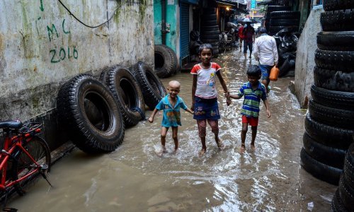 Više od 300 mrtvih u nezapamćenim monsunskim poplavama u Indiji