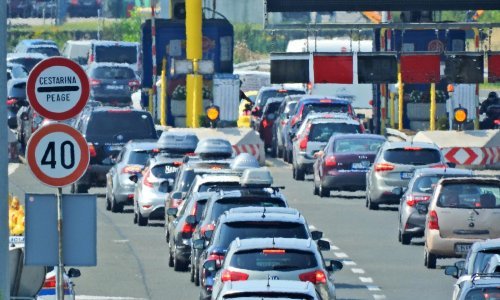 HAK javlja: Nastavljaju se gužve i kolone na cestama, promet usporila i teška nesreća u Istri