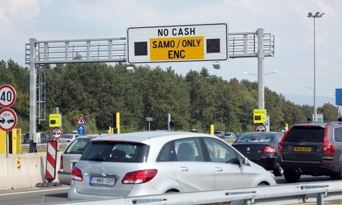 Vjetar na autocesti, zastoji mogući na odmorištima i pred naplatnim postajama