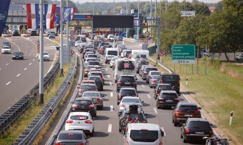 Gužva u Lučkom, prometna nesreća usporava promet na A1