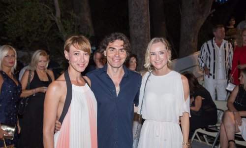 Pogledajte tko je sve od poznatih bio na premijeri predstave 'Pod balkonima' u Dubrovniku