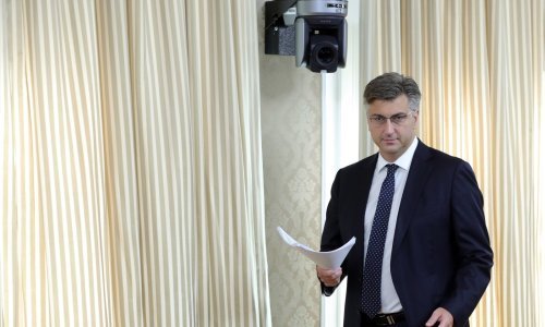 Premijer o zapošljavanju rodbine: Sve su te prijave politički motivirane!
