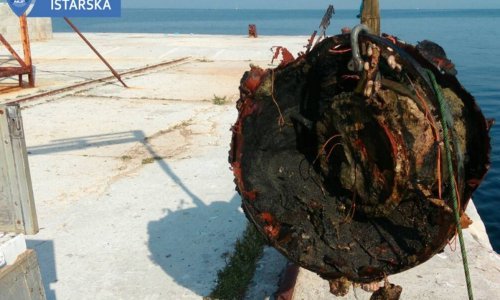 Policija kod Umaga iz mora izvadila i uništila minu zaostalu iz II. svjetskog rata